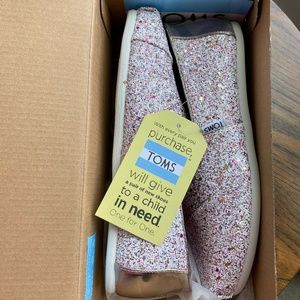 TOMS Candy Cane Glitter Party Size 8 NEW